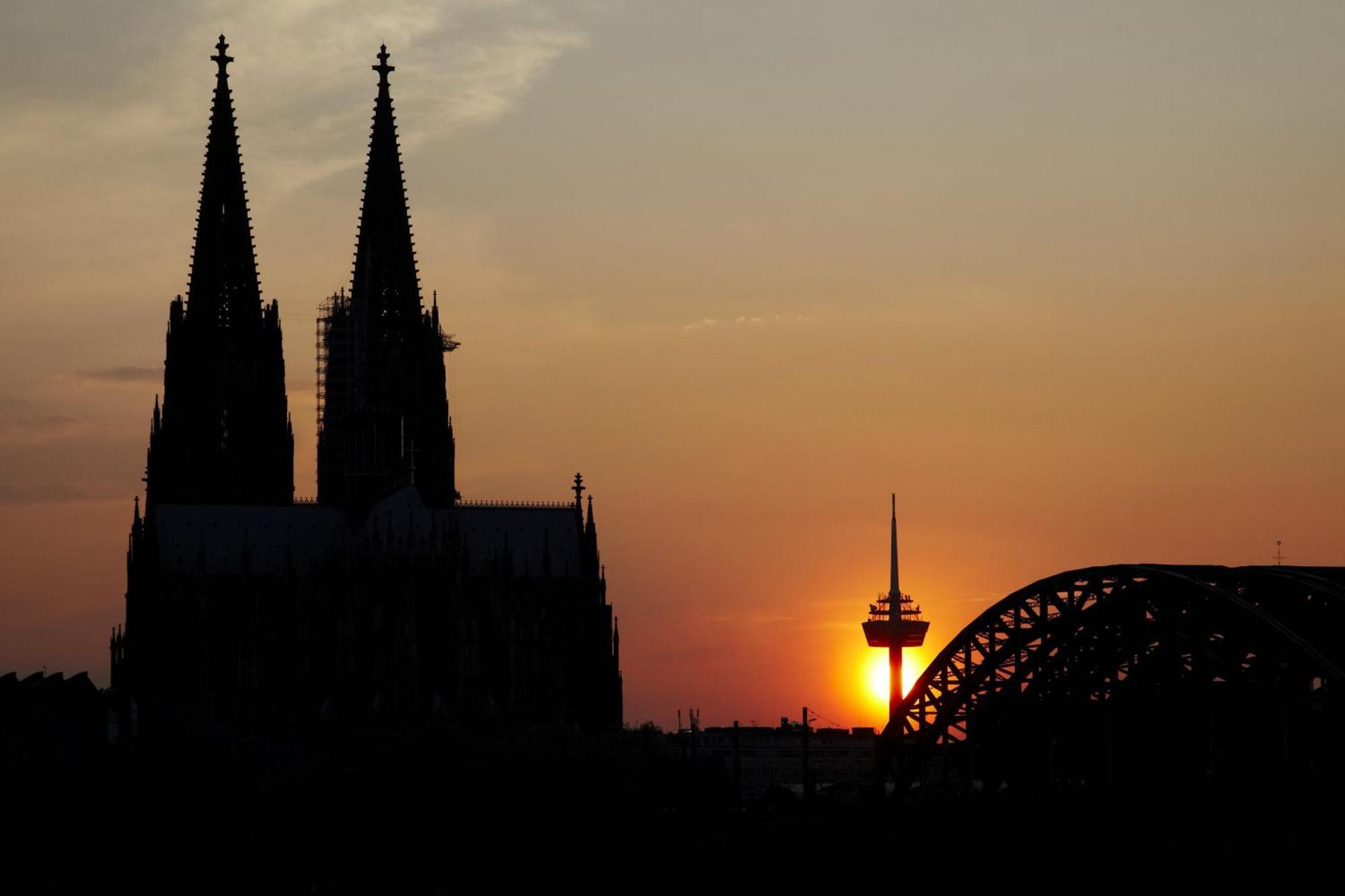 Hotel Alt Deutz City-Messe-Arena Kontaktloser Self Check-In Köln Ngoại thất bức ảnh