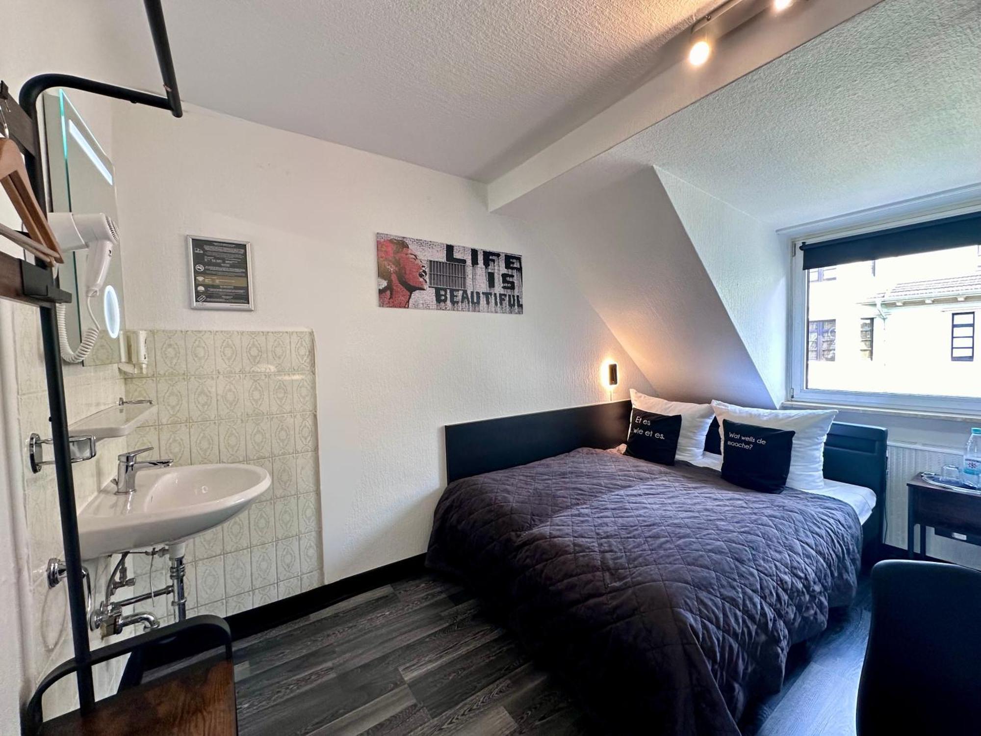 Hotel Alt Deutz City-Messe-Arena Kontaktloser Self Check-In Köln Ngoại thất bức ảnh
