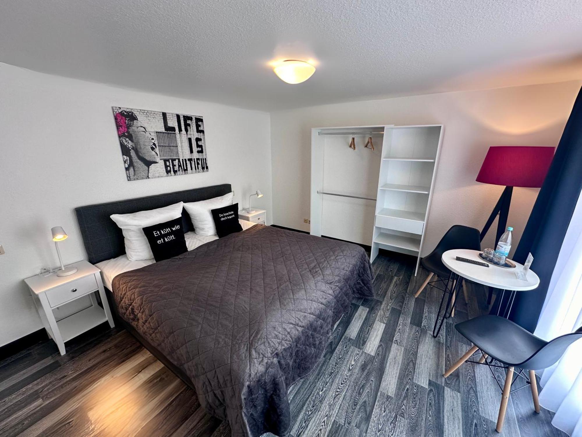 Hotel Alt Deutz City-Messe-Arena Kontaktloser Self Check-In Köln Ngoại thất bức ảnh