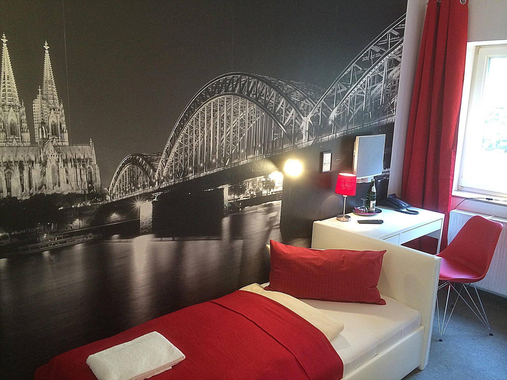Hotel Alt Deutz City-Messe-Arena Kontaktloser Self Check-In Köln Ngoại thất bức ảnh