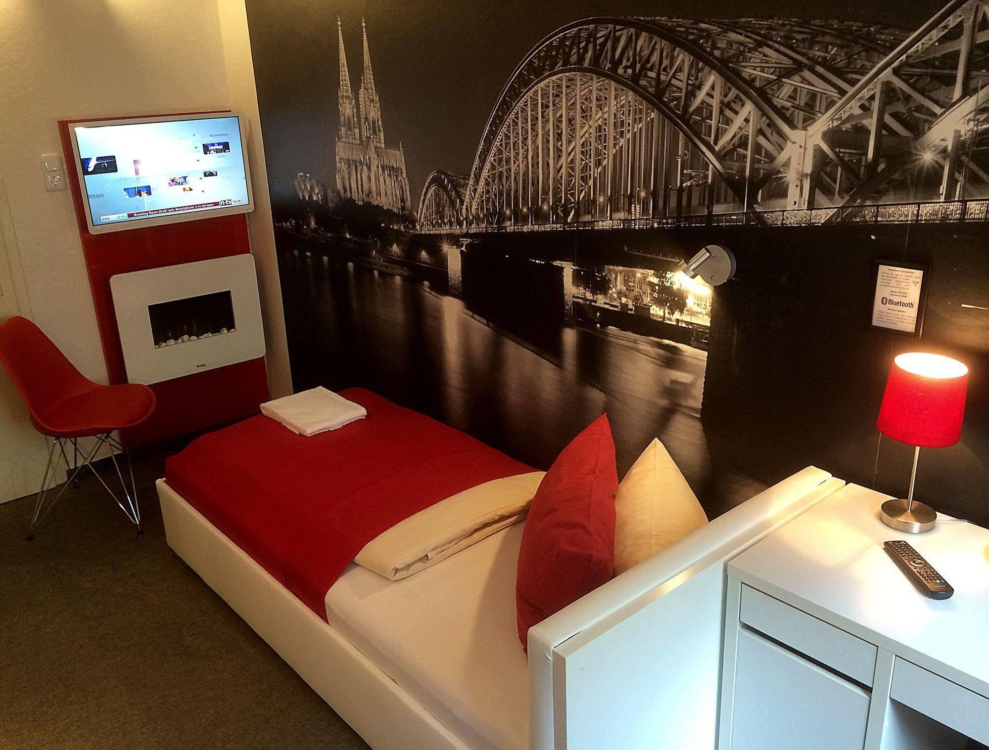 Hotel Alt Deutz City-Messe-Arena Kontaktloser Self Check-In Köln Ngoại thất bức ảnh